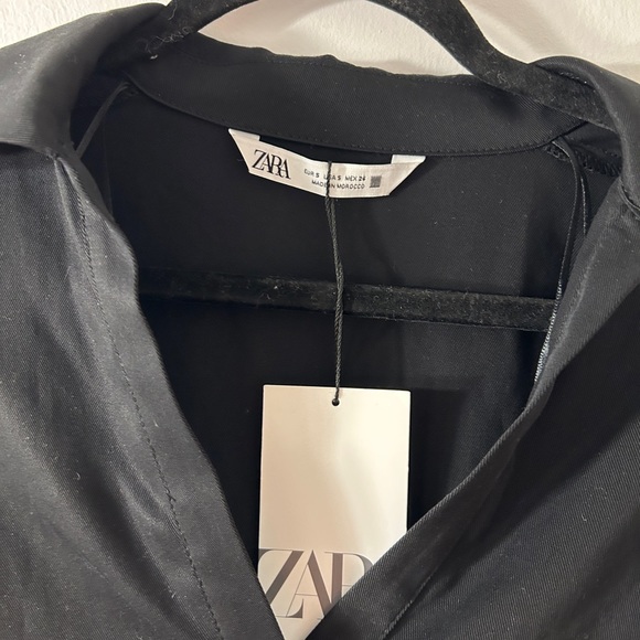 Zara Black Cropped Open Collar Long Sleeve Top (size S) - Picture 3 of 3